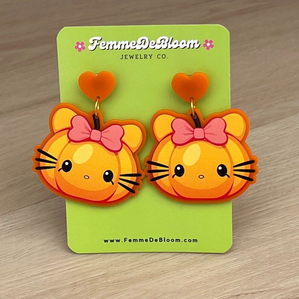 NWT FemmeDeBloom Pumpkin Hello Kitty Drop Acrylic Statement Halloween Earrings